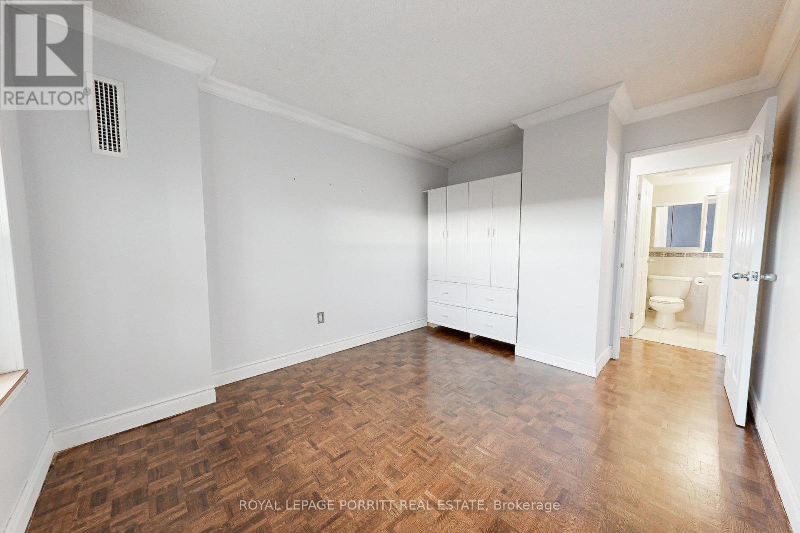 2007 - 1515 Lakeshore Road E, Mississauga, Ontario  L5E 3E2 - Photo 25 - W12476963