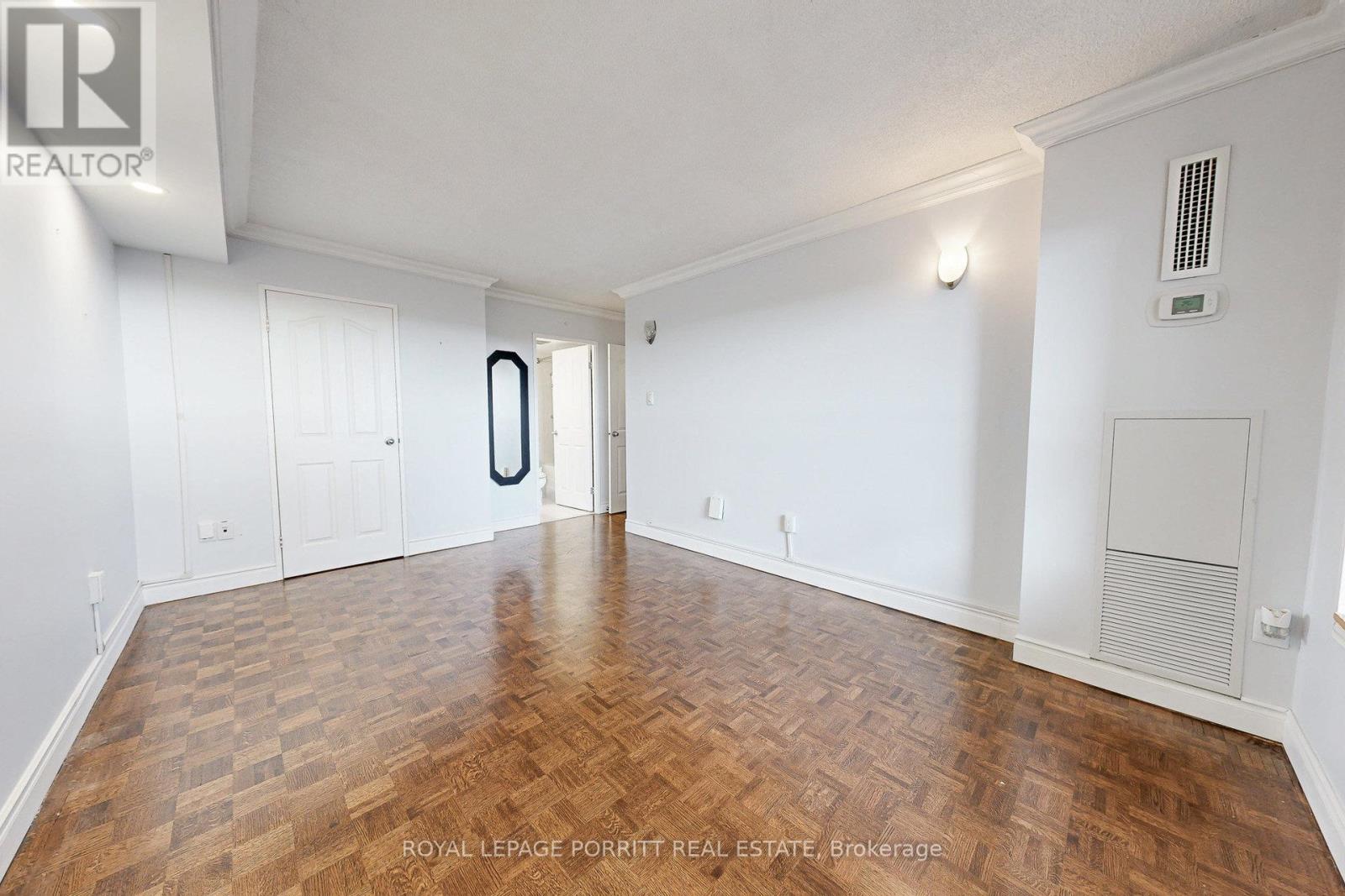2007 - 1515 Lakeshore Road E, Mississauga, Ontario  L5E 3E2 - Photo 29 - W12476963