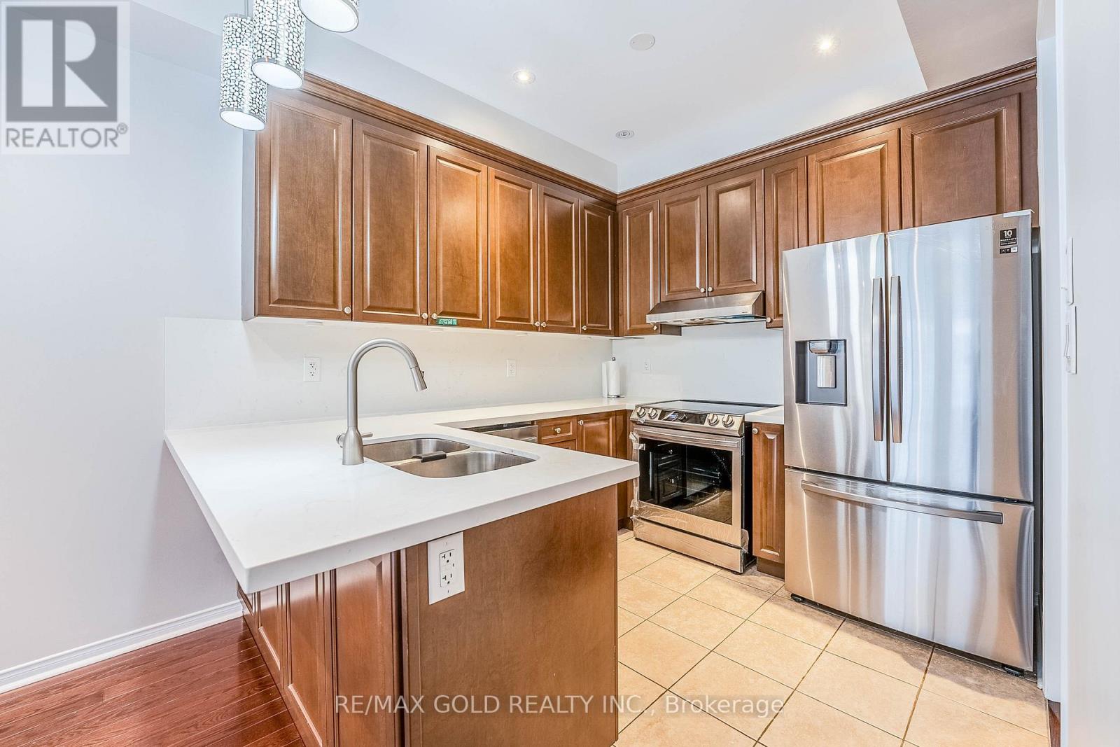 5195 Angel Stone Drive, Mississauga, Ontario  L5M 0L5 - Photo 10 - W12476970