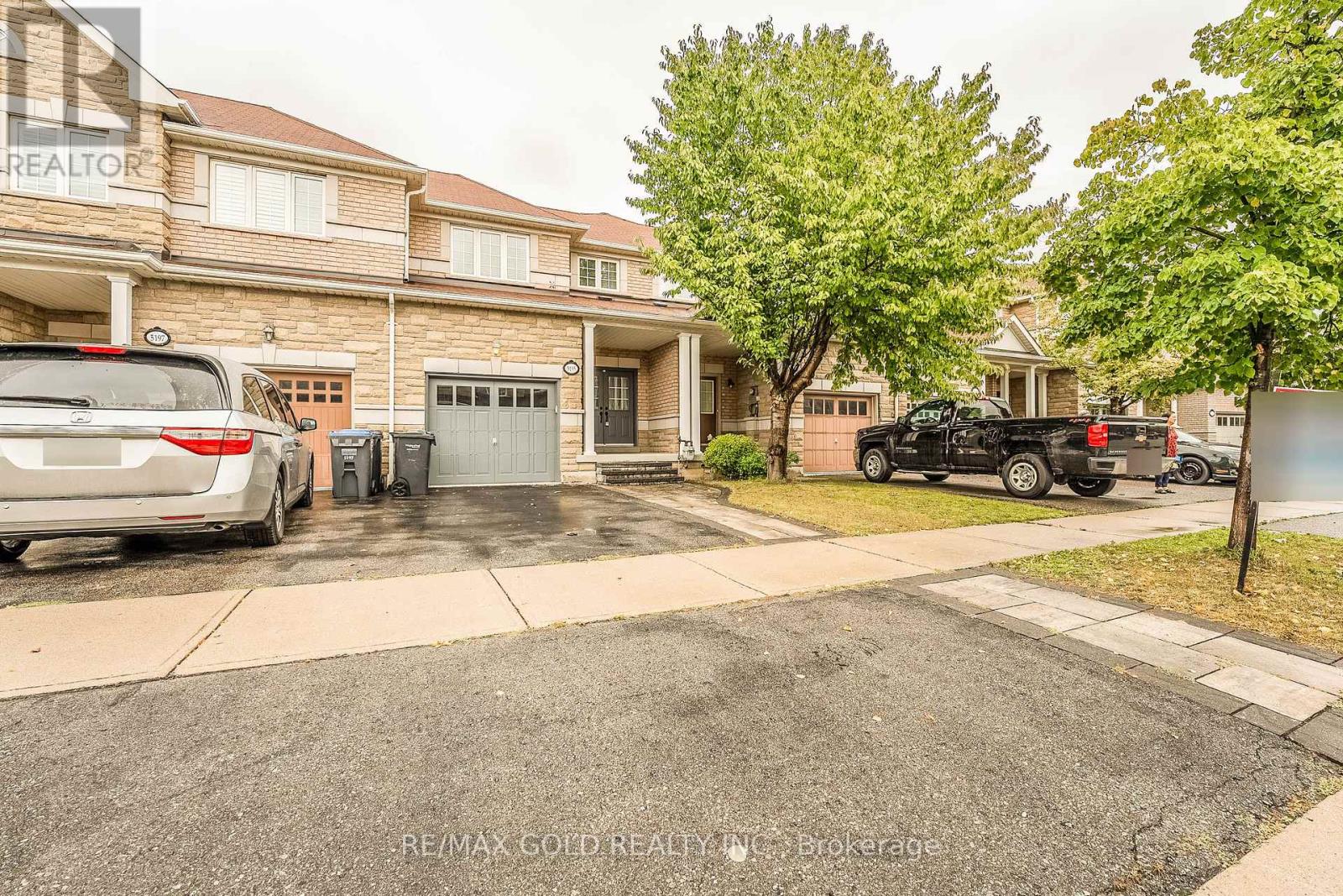 5195 Angel Stone Drive, Mississauga, Ontario  L5M 0L5 - Photo 4 - W12476970