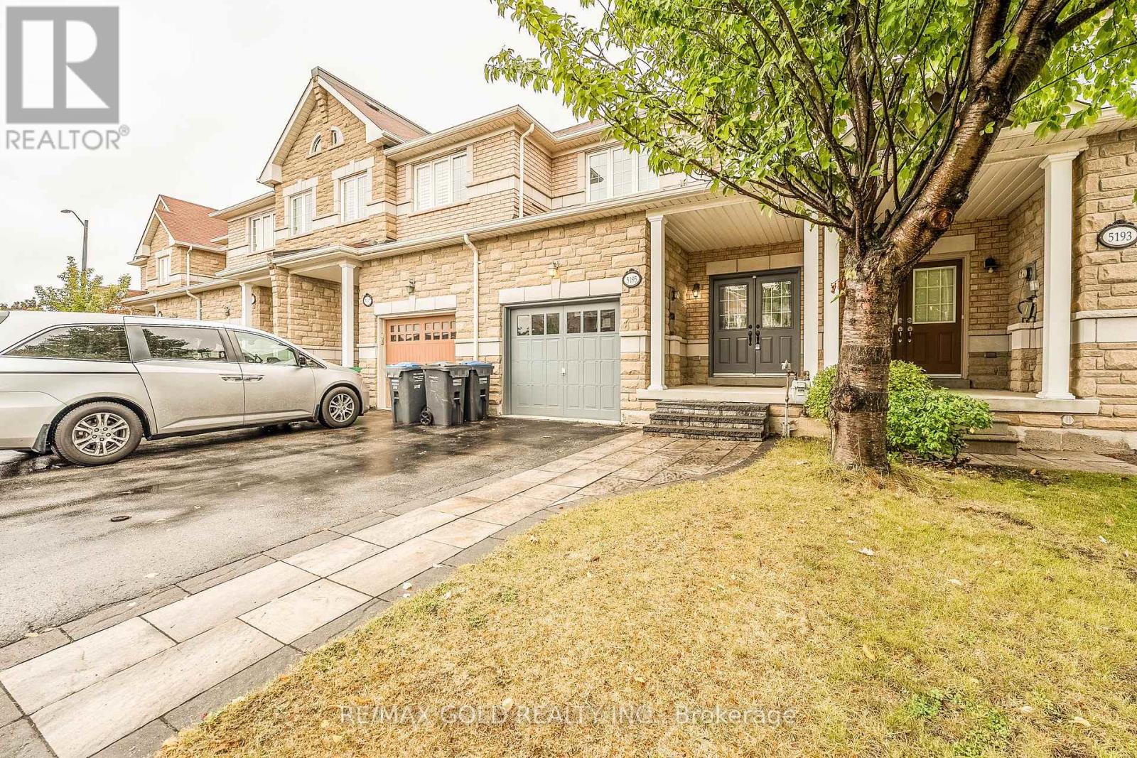5195 Angel Stone Drive, Mississauga, Ontario  L5M 0L5 - Photo 5 - W12476970