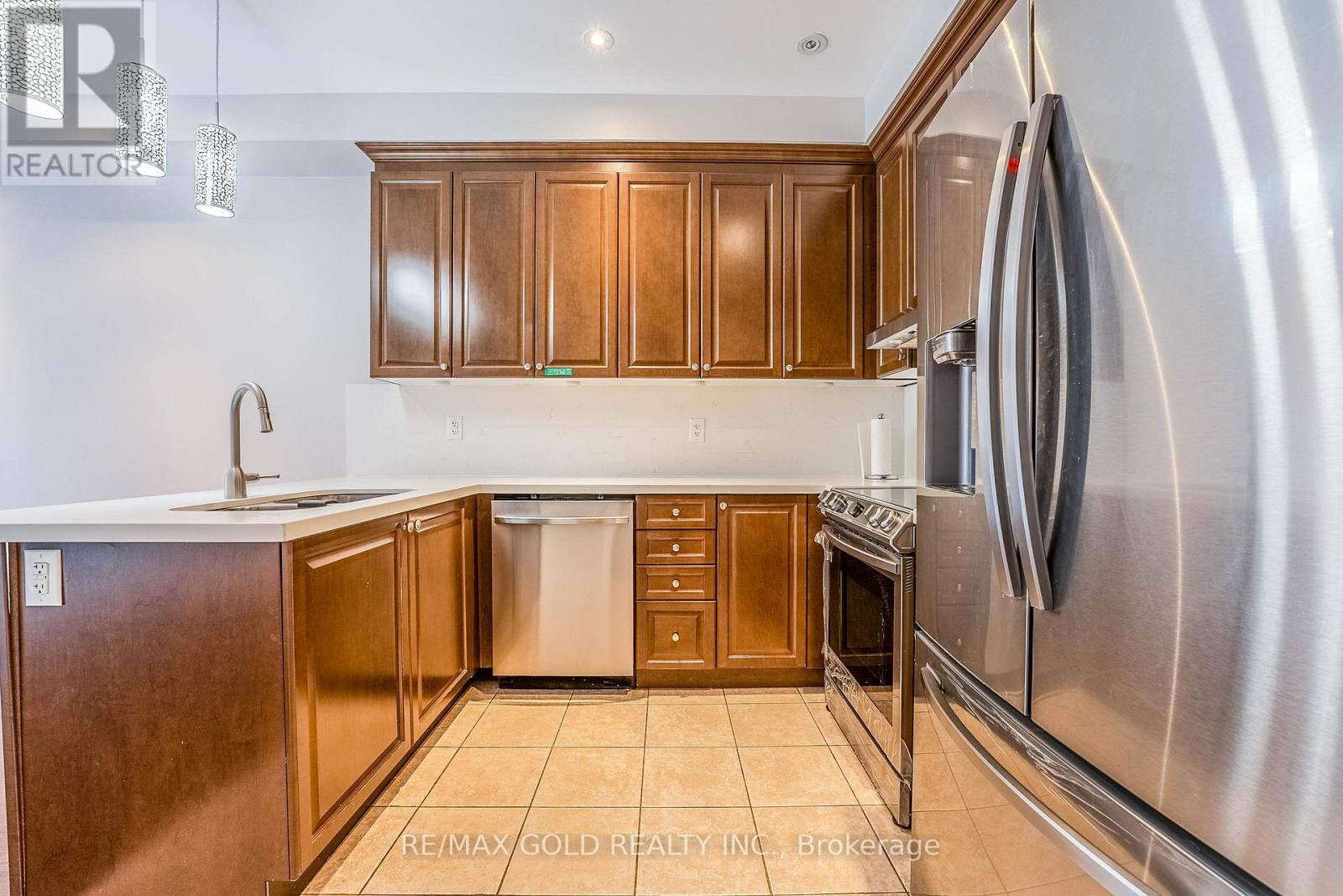 5195 Angel Stone Drive, Mississauga, Ontario  L5M 0L5 - Photo 9 - W12476970