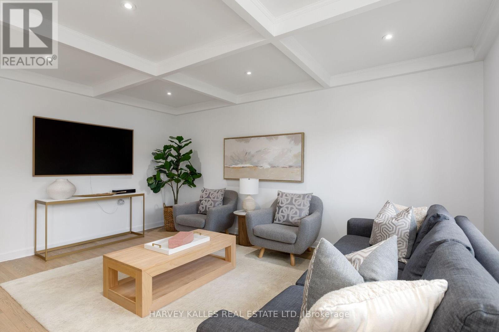 36 Ravensbourne Crescent, Toronto, Ontario  M9A 2A8 - Photo 16 - W12476989