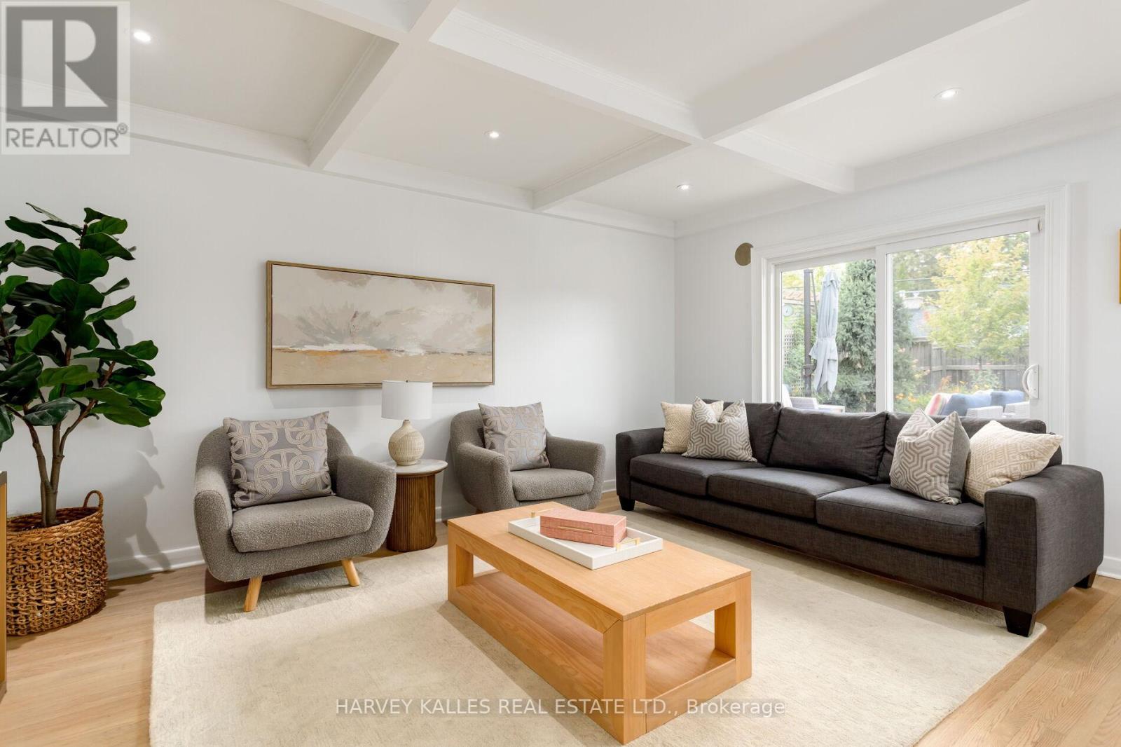 36 Ravensbourne Crescent, Toronto, Ontario  M9A 2A8 - Photo 17 - W12476989