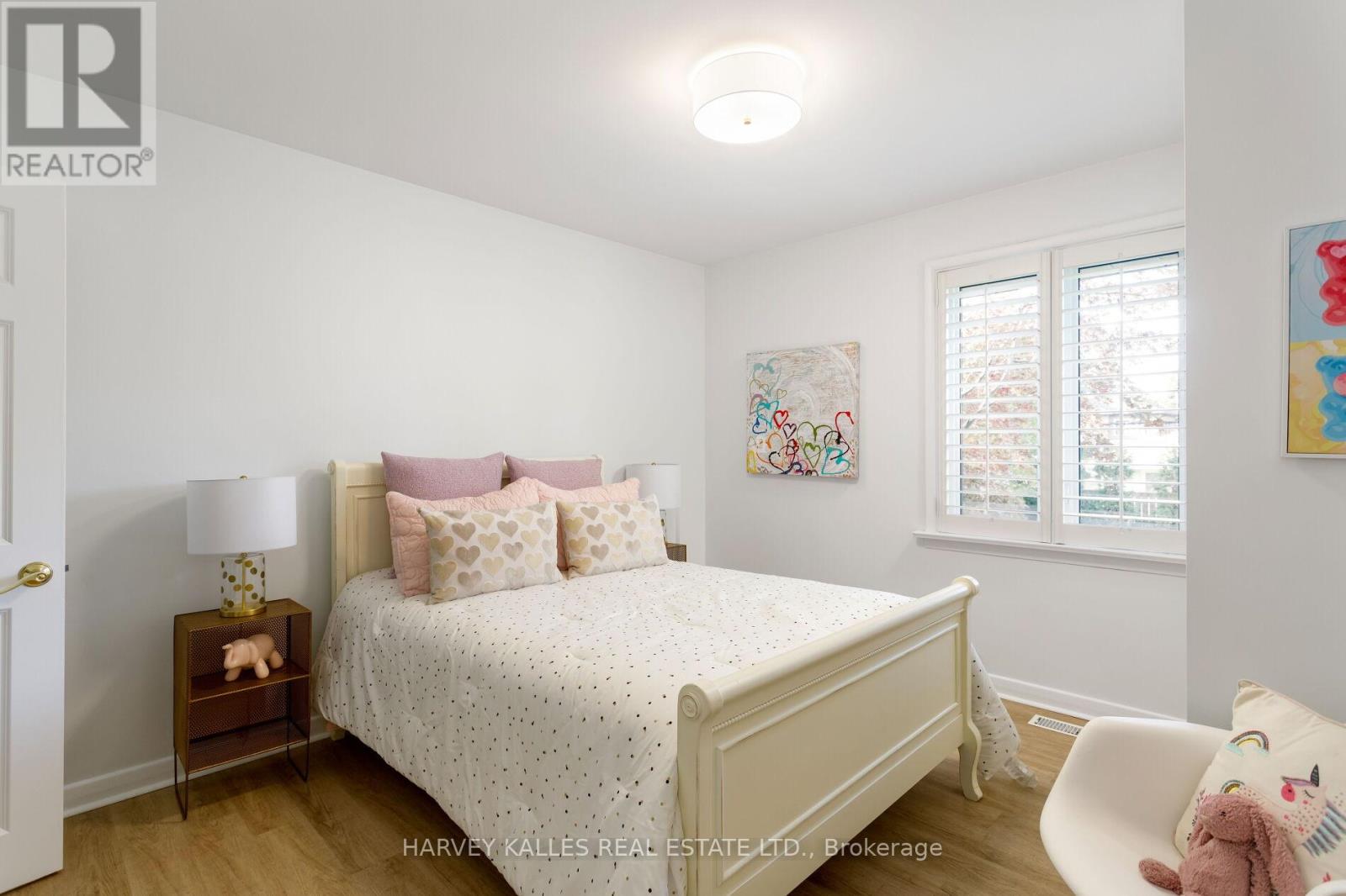 36 Ravensbourne Crescent, Toronto, Ontario  M9A 2A8 - Photo 35 - W12476989