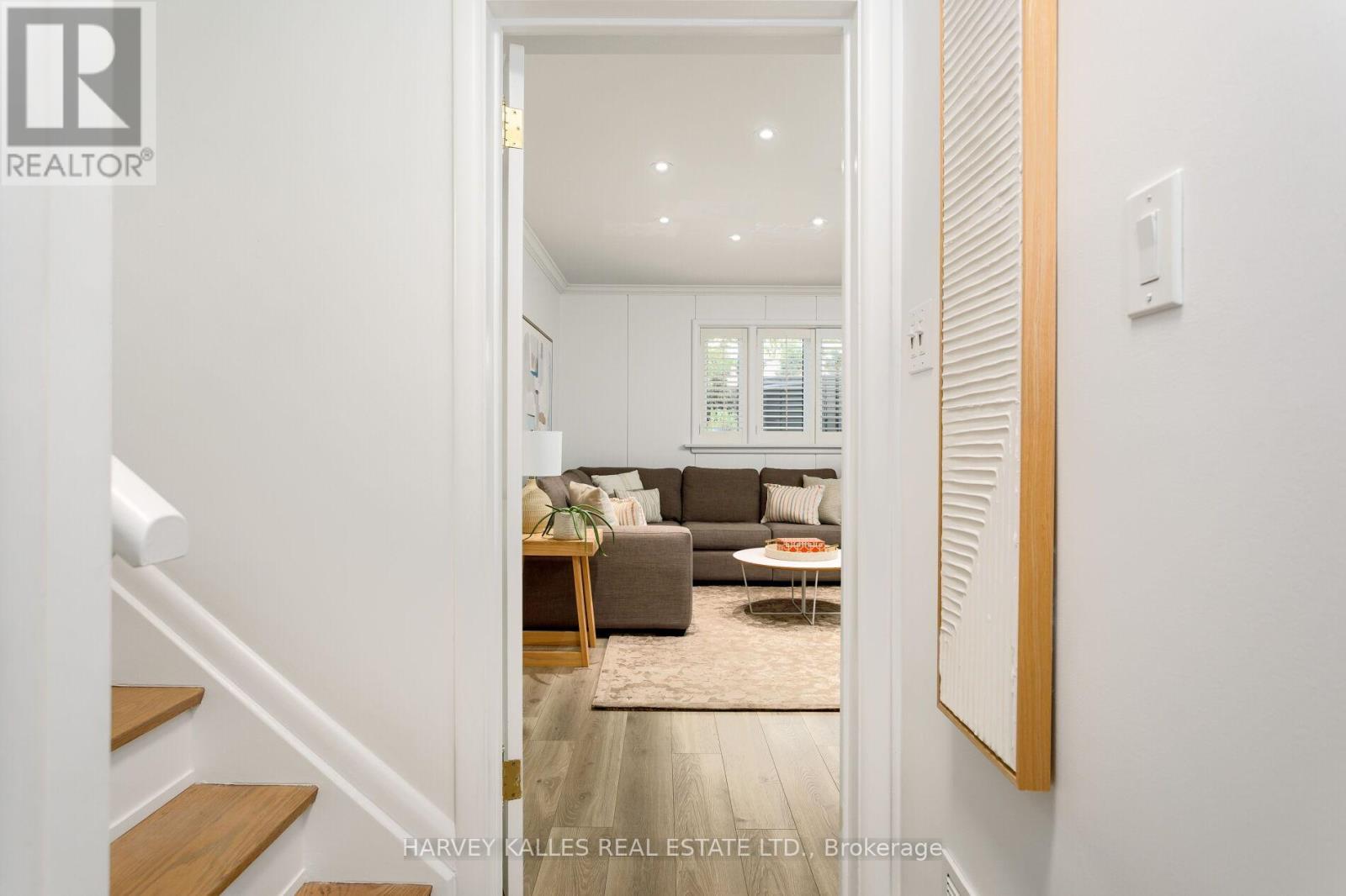 36 Ravensbourne Crescent, Toronto, Ontario  M9A 2A8 - Photo 42 - W12476989