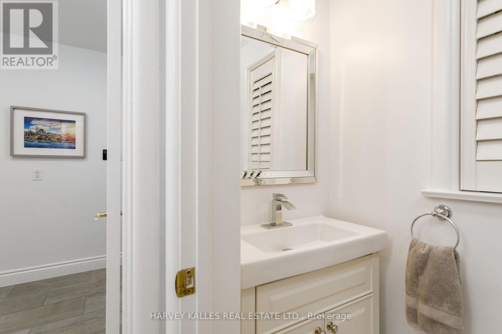 36 Ravensbourne Crescent, Toronto, Ontario  M9A 2A8 - Photo 46 - W12476989