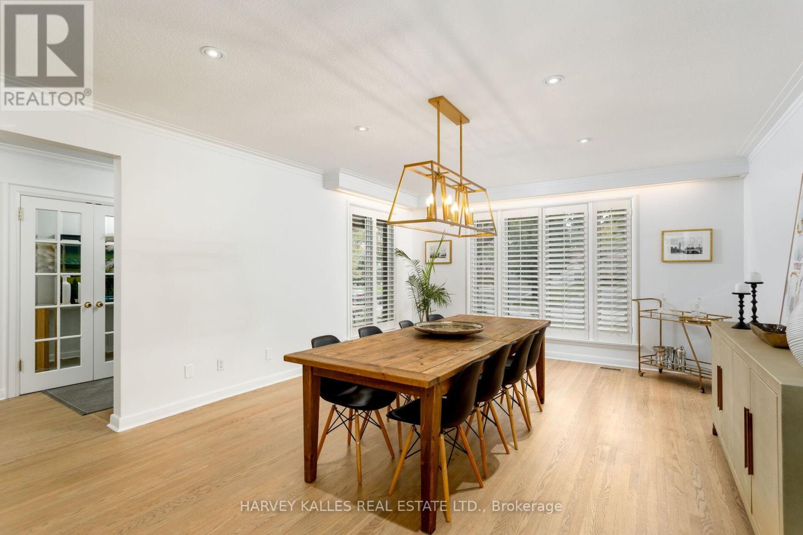 36 Ravensbourne Crescent, Toronto, Ontario  M9A 2A8 - Photo 6 - W12476989