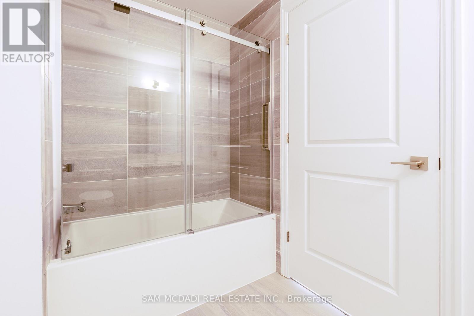 1509 - 30 Elm Drive, Mississauga, Ontario  L5A 4C3 - Photo 12 - W12476990