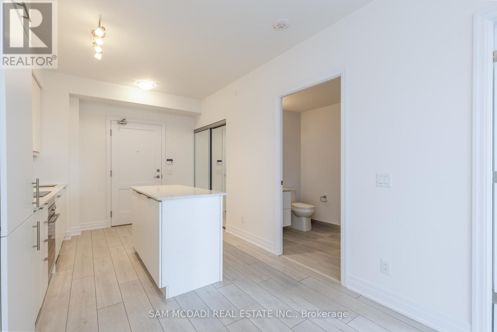 1509 - 30 Elm Drive, Mississauga, Ontario  L5A 4C3 - Photo 7 - W12476990