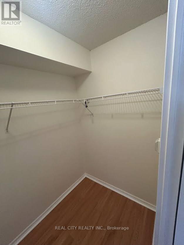 #2008 - 325 Webb Drive, Mississauga, Ontario  L5B 3Z9 - Photo 13 - W12476994