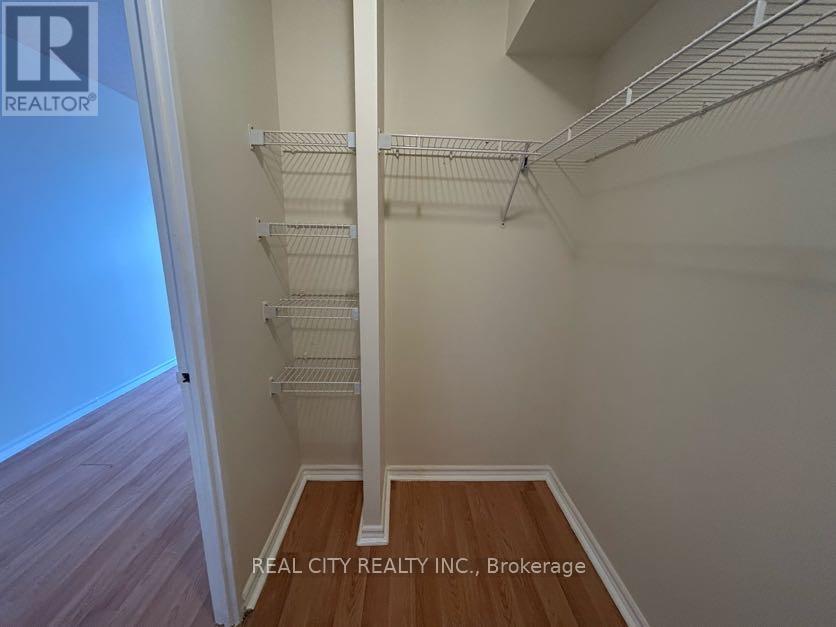 #2008 - 325 Webb Drive, Mississauga, Ontario  L5B 3Z9 - Photo 19 - W12476994