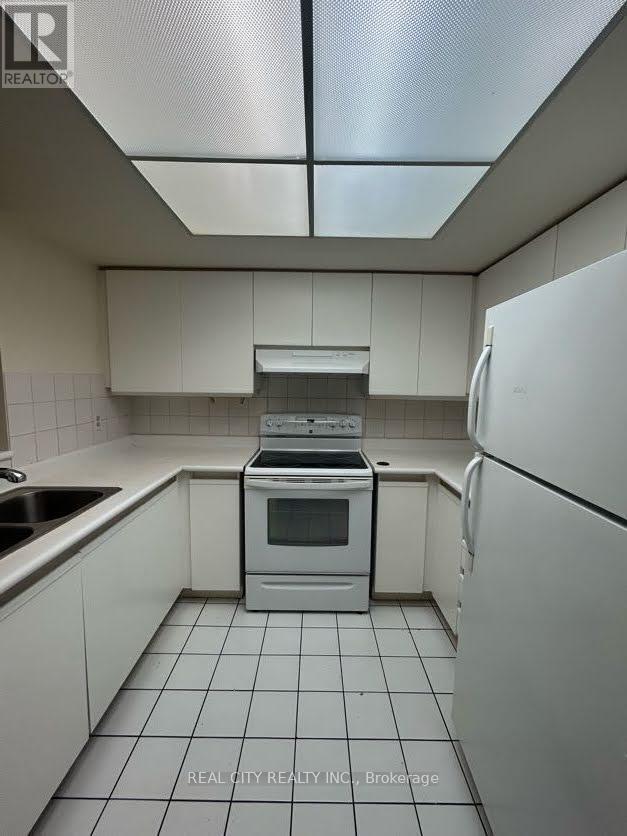 #2008 - 325 Webb Drive, Mississauga, Ontario  L5B 3Z9 - Photo 27 - W12476994