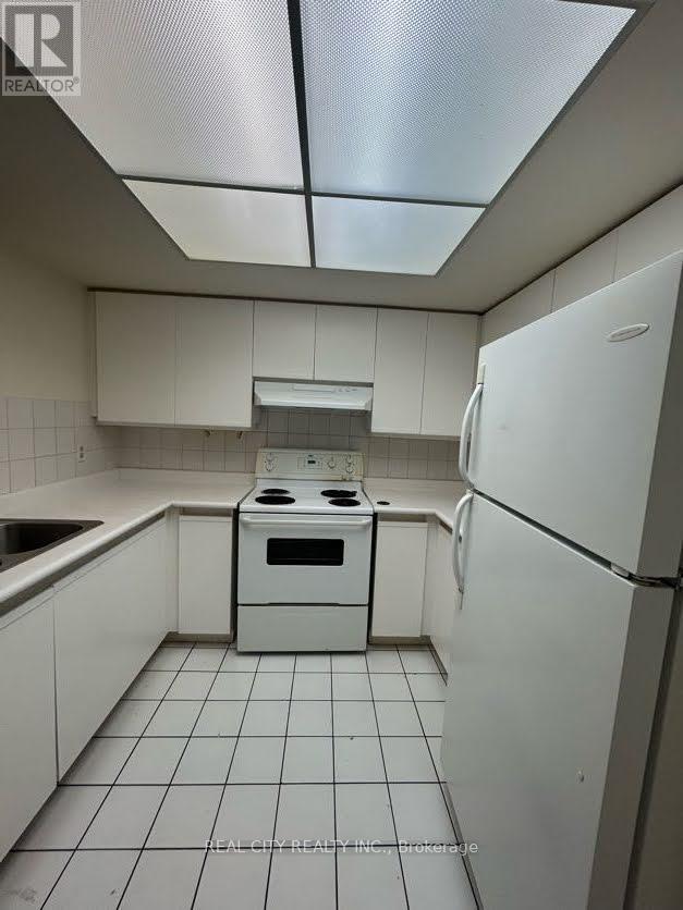#2008 - 325 Webb Drive, Mississauga, Ontario  L5B 3Z9 - Photo 9 - W12476994