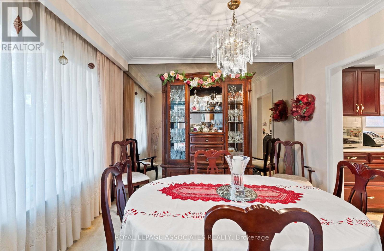 28 Waterbeach Crescent, Toronto, Ontario  M9W 3L9 - Photo 11 - W12477004