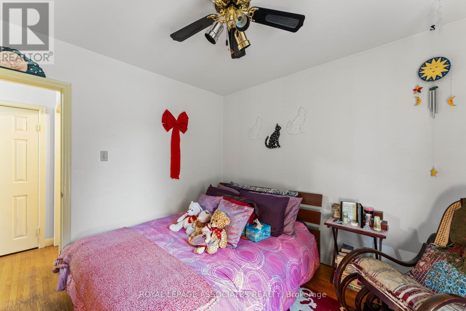 28 Waterbeach Crescent, Toronto, Ontario  M9W 3L9 - Photo 26 - W12477004