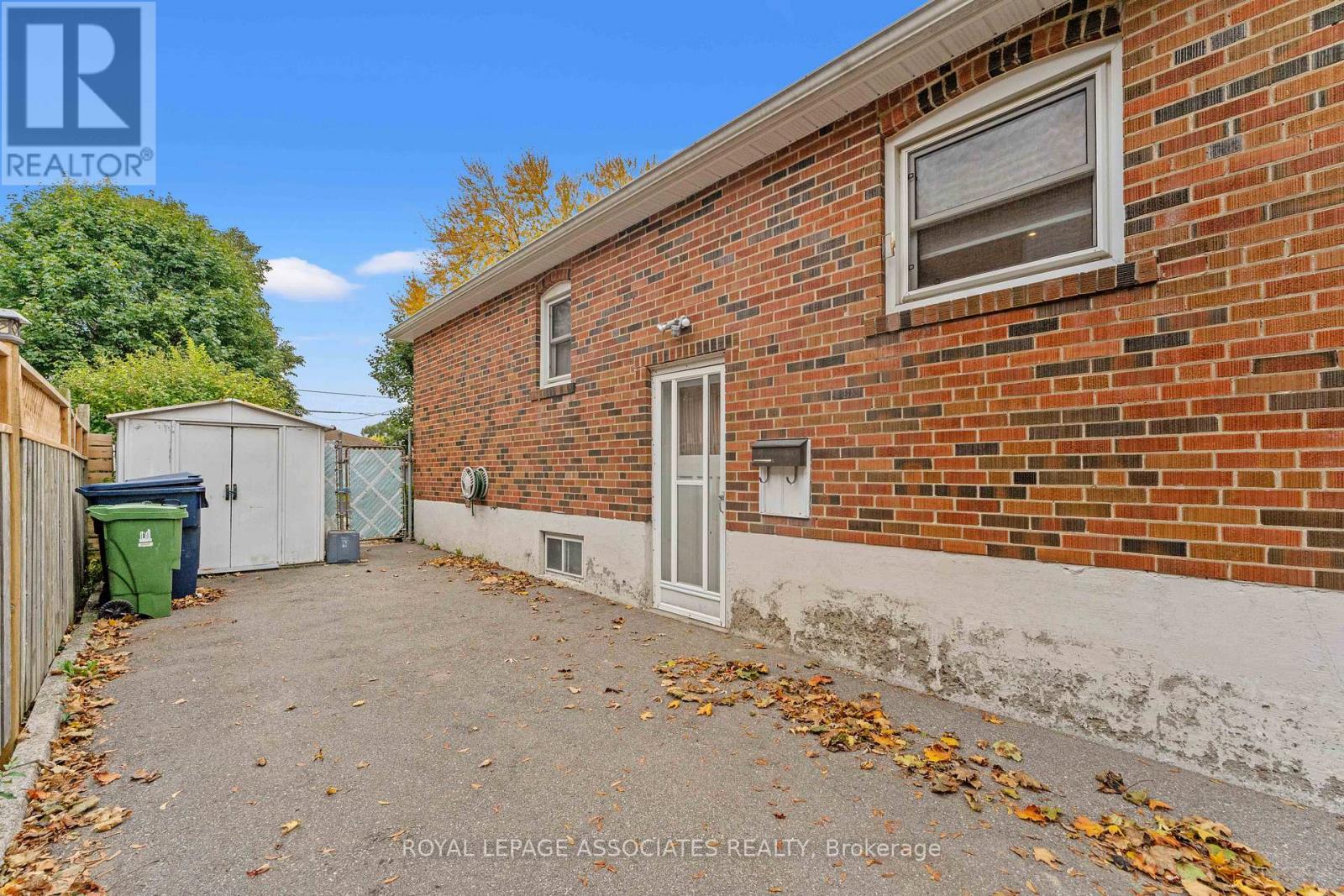 28 Waterbeach Crescent, Toronto, Ontario  M9W 3L9 - Photo 45 - W12477004