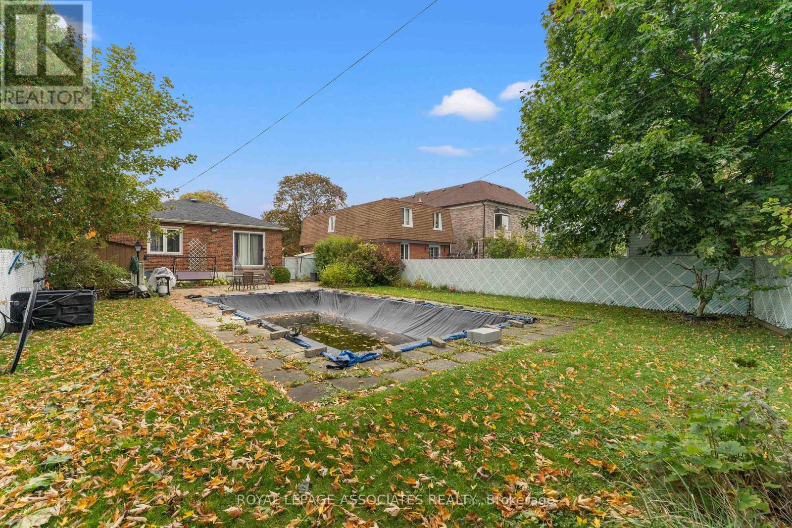 28 Waterbeach Crescent, Toronto, Ontario  M9W 3L9 - Photo 48 - W12477004
