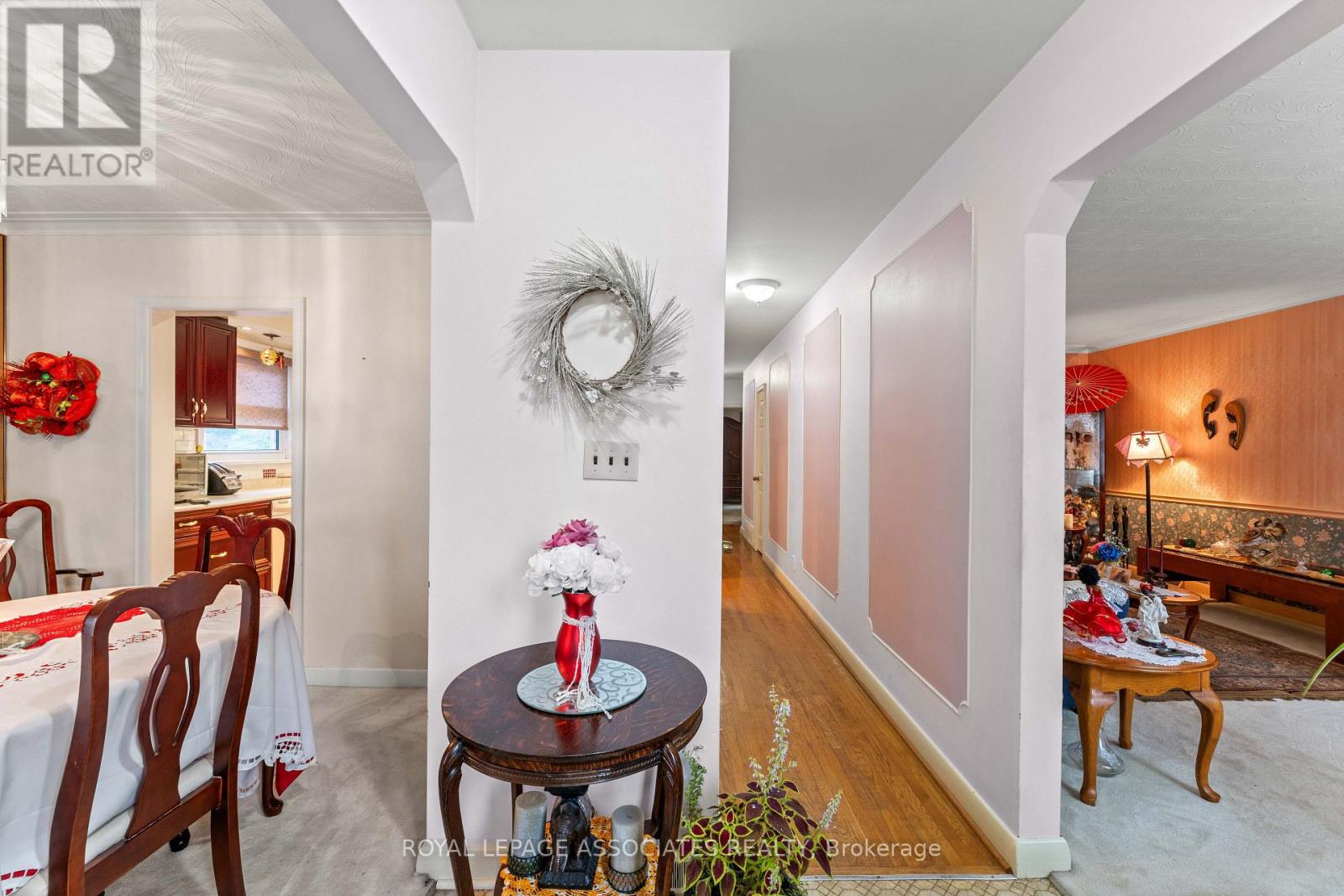 28 Waterbeach Crescent, Toronto, Ontario  M9W 3L9 - Photo 7 - W12477004