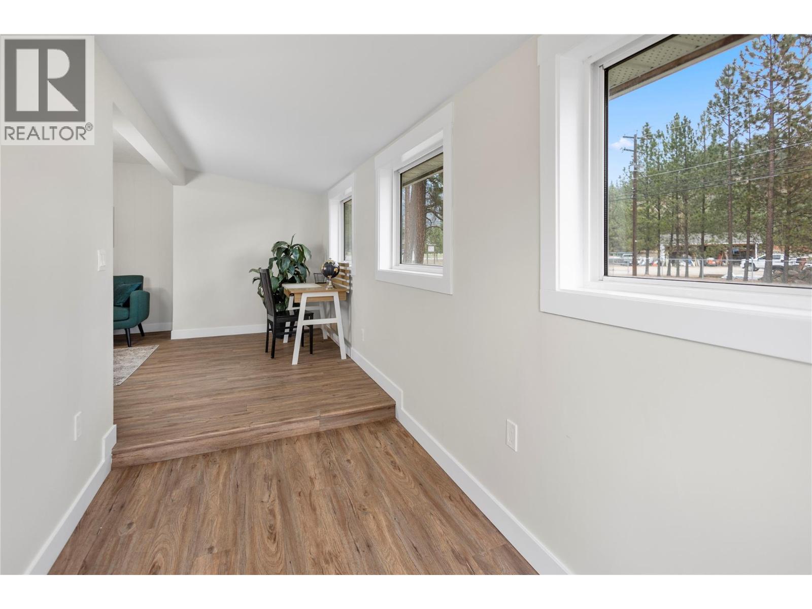 8127 Donaldson Drive, Grand Forks, British Columbia  V0H 1H2 - Photo 3 - 10366129