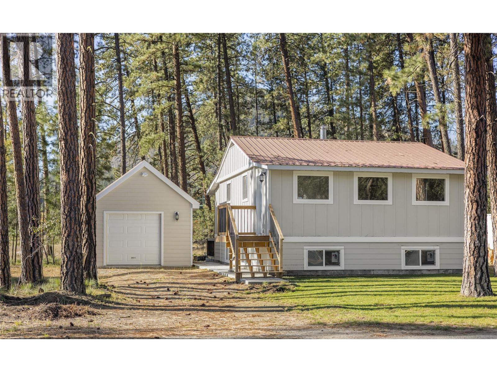 8127 Donaldson Drive, Grand Forks, British Columbia  V0H 1H2 - Photo 1 - 10366129