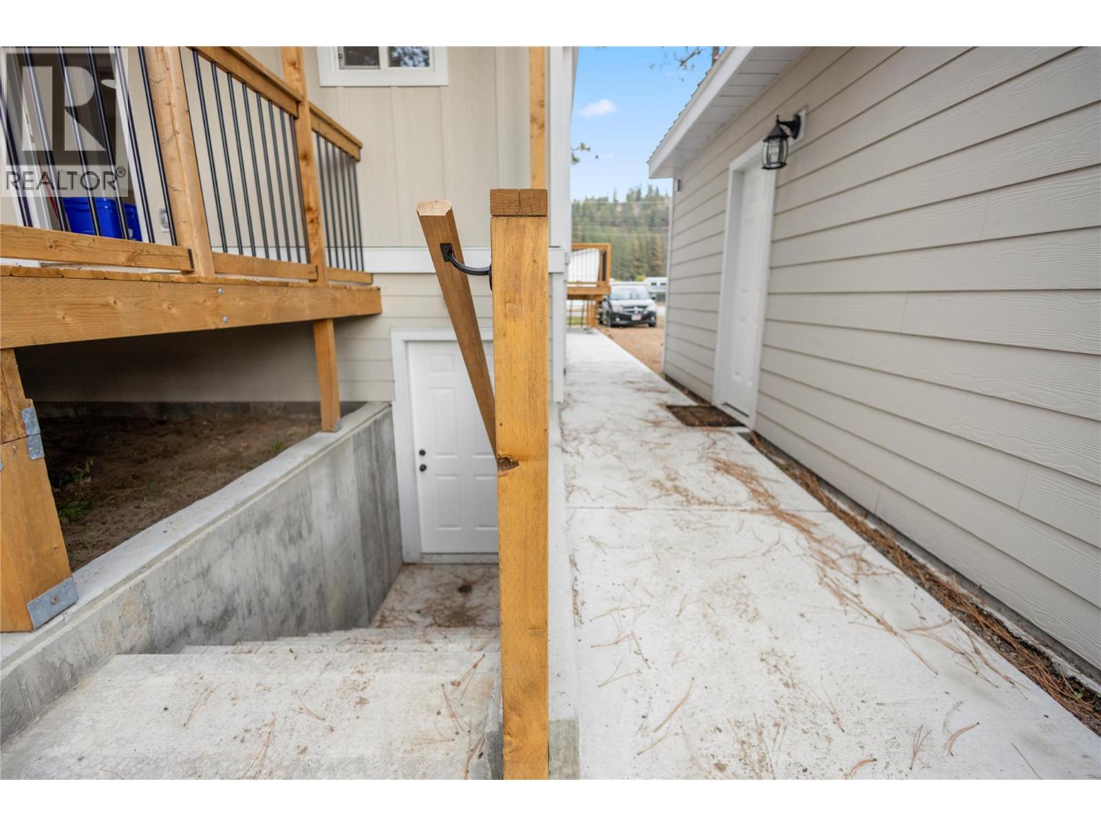 8127 Donaldson Drive, Grand Forks, British Columbia  V0H 1H2 - Photo 13 - 10366129