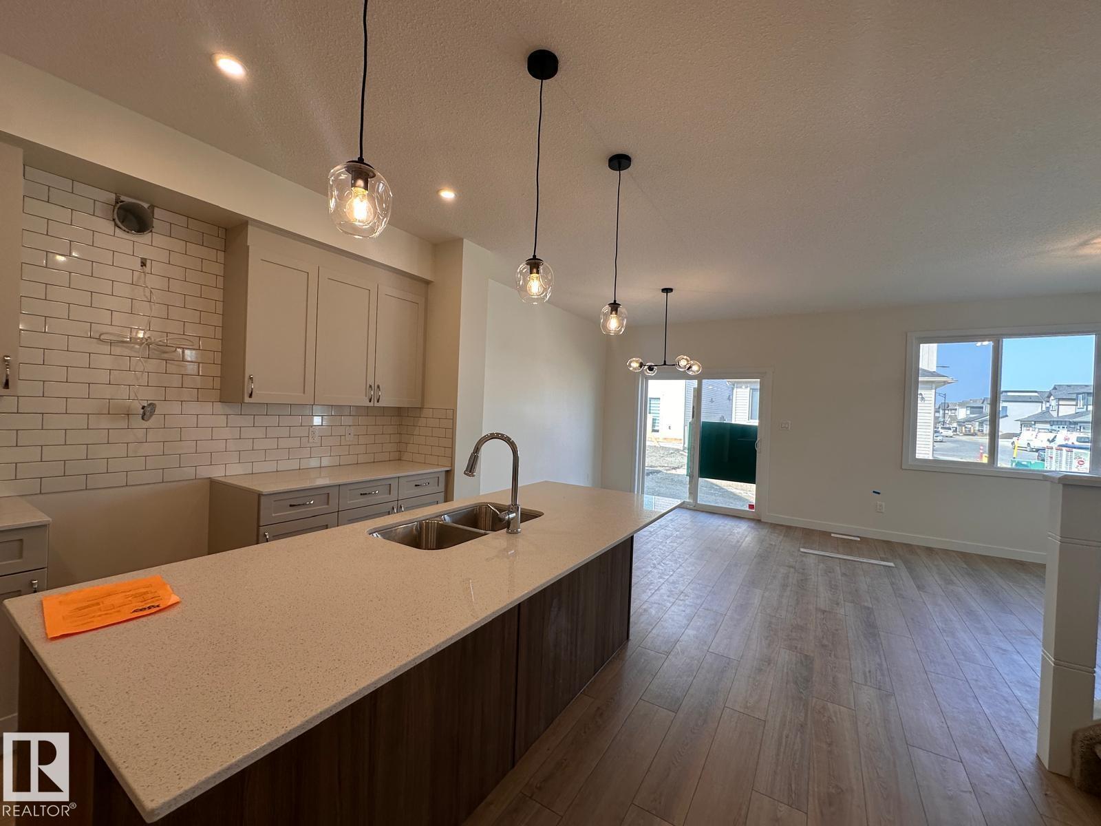 6304 King Wd Sw, Edmonton, Alberta  T6W 2J2 - Photo 3 - E4463106