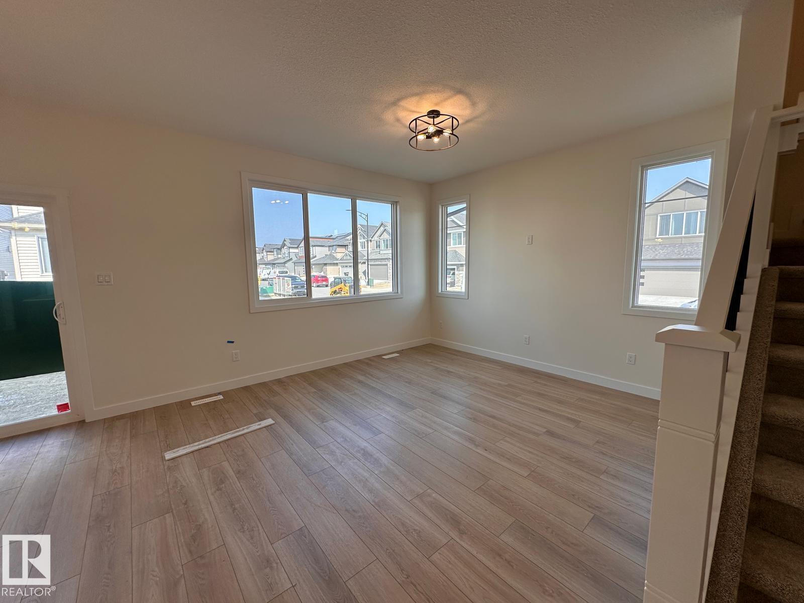 6304 King Wd Sw, Edmonton, Alberta  T6W 2J2 - Photo 5 - E4463106