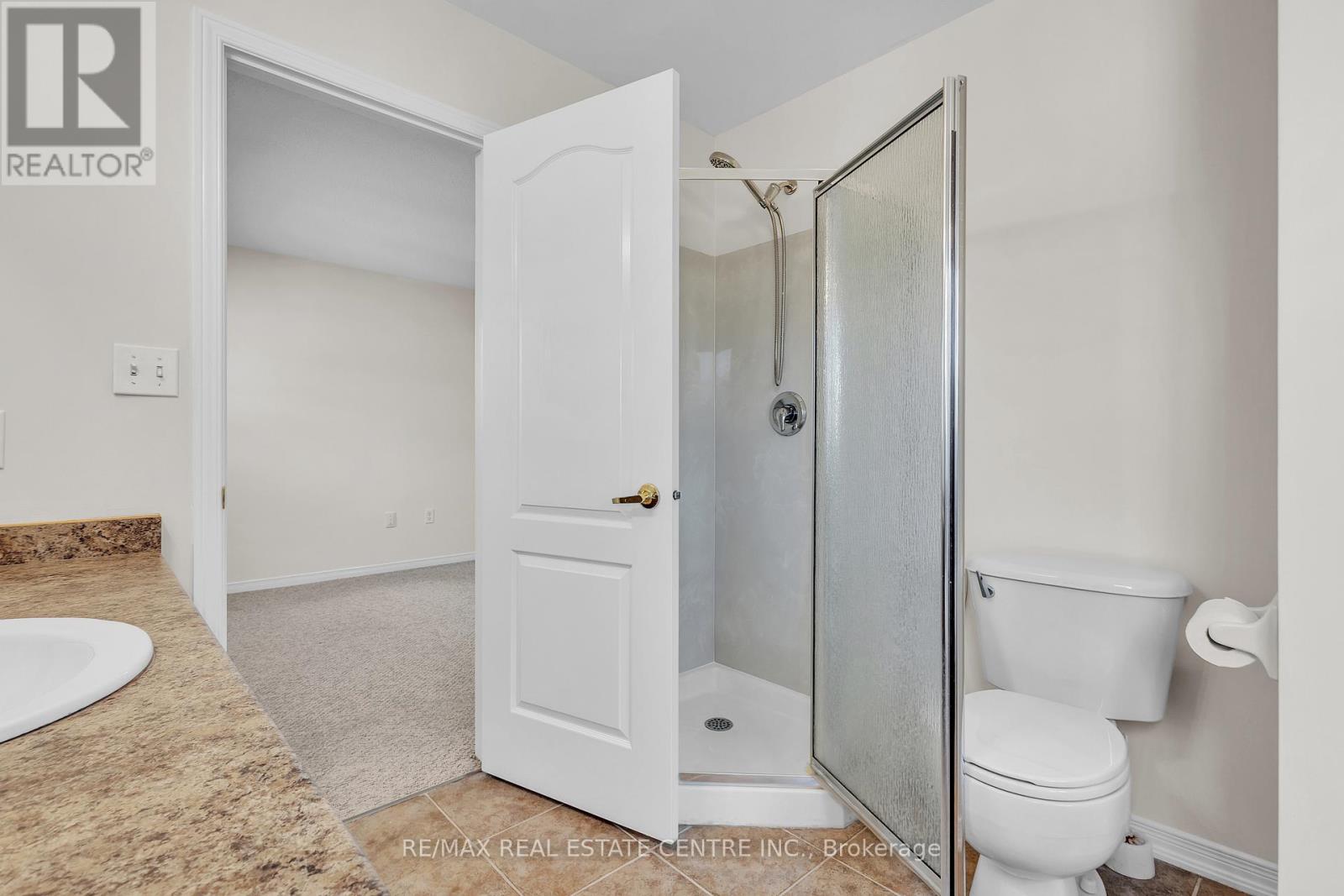 86 Glendarling Crescent, Hamilton, Ontario  L8E 0B1 - Photo 21 - X12476975