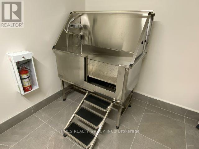 404 - 150 James Road, Port Moody, British Columbia  V3H 0N7 - Photo 33 - X12476984