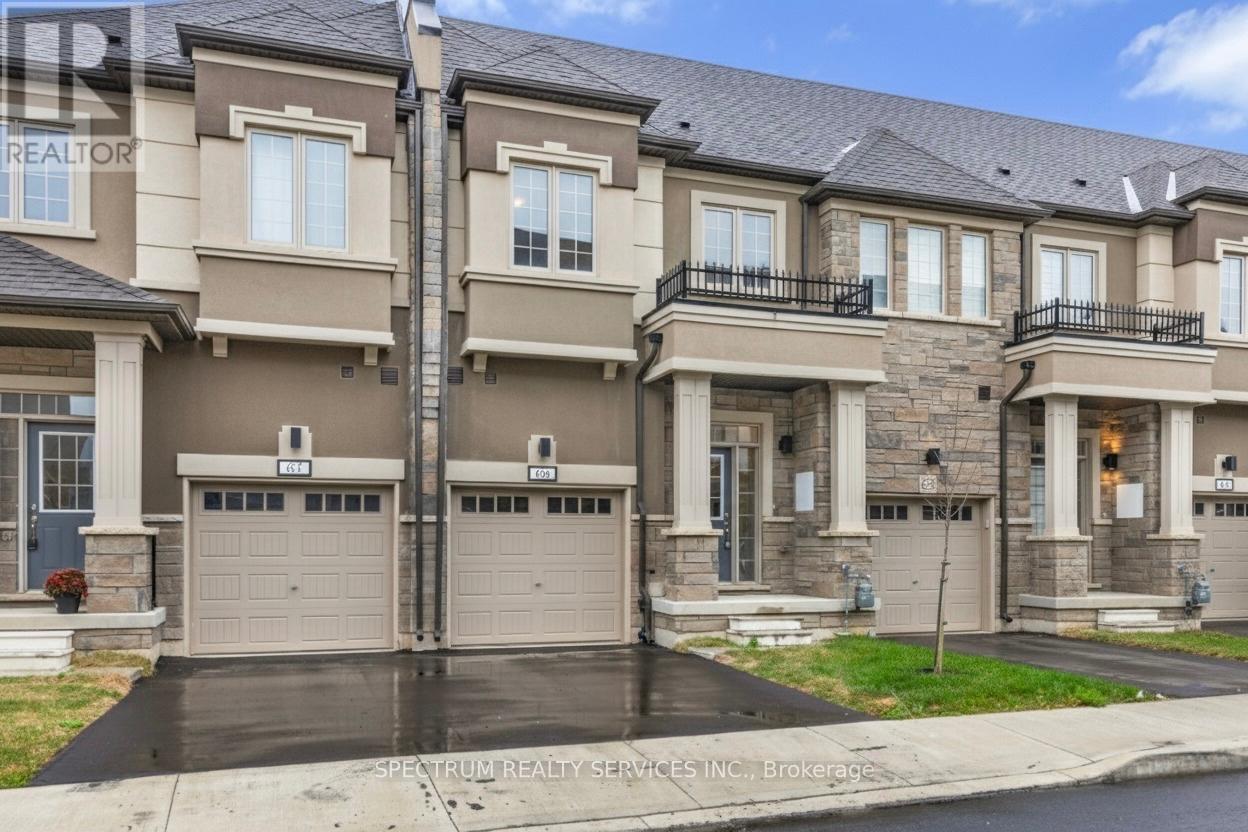 66 - 305 Garner Road W, Hamilton, Ontario  L9G 3K9 - Photo 2 - X12477016