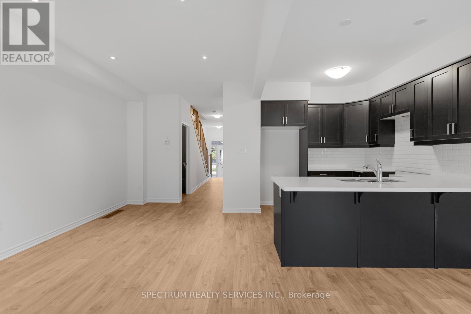 66 - 305 Garner Road W, Hamilton, Ontario  L9G 3K9 - Photo 6 - X12477016