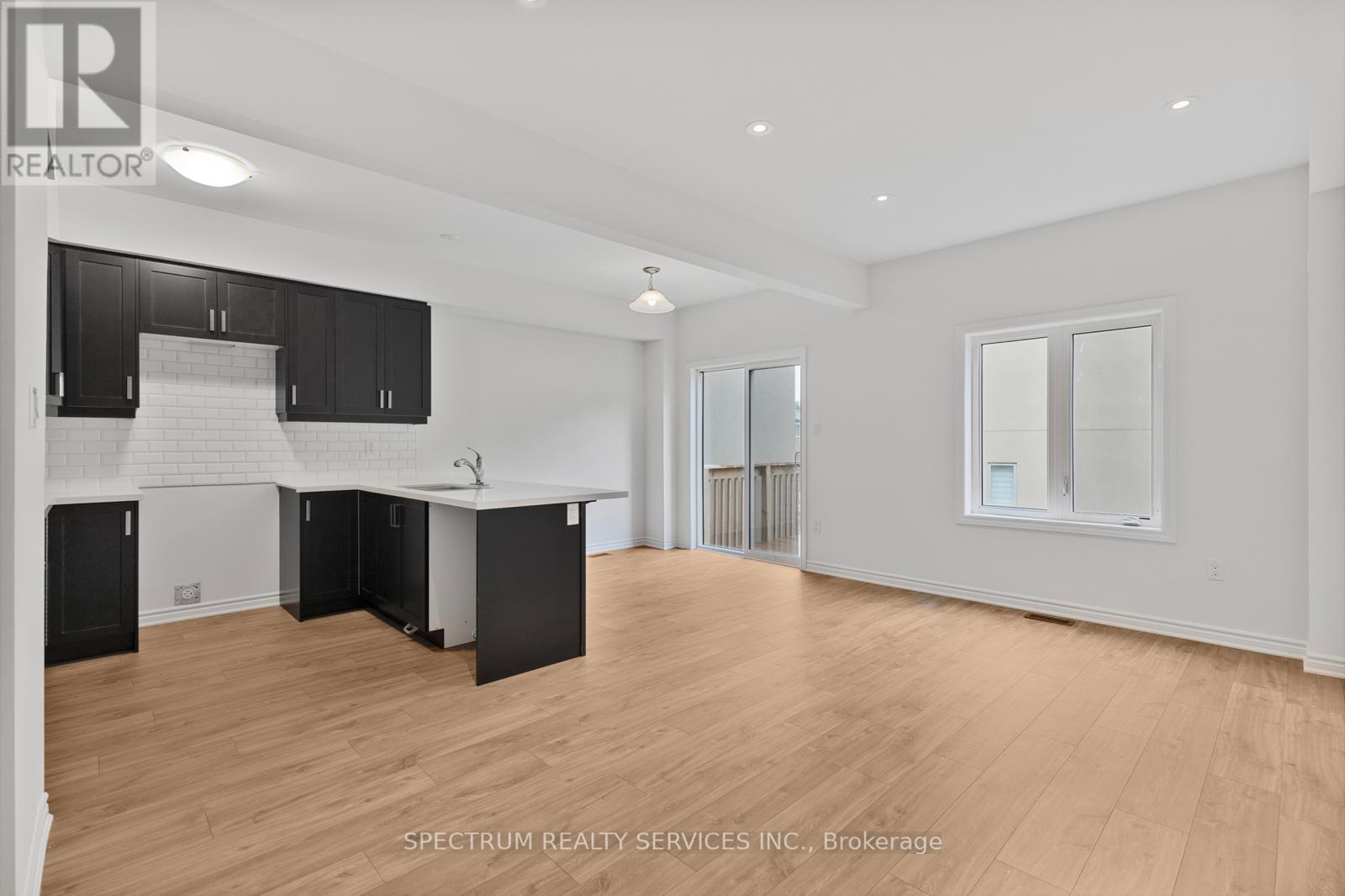 66 - 305 Garner Road W, Hamilton, Ontario  L9G 3K9 - Photo 7 - X12477016