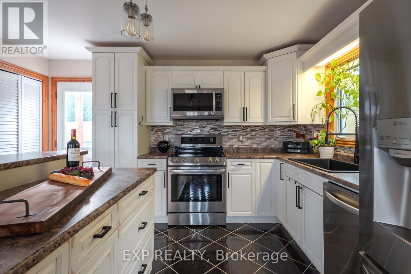 10040 Danforth Road, Cobourg, Ontario  K9A 4J8 - Photo 15 - X12395966