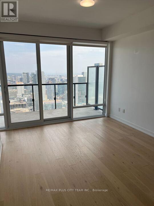 4505 - 488 University Avenue, Toronto, Ontario  M5G 0C1 - Photo 3 - C12477024