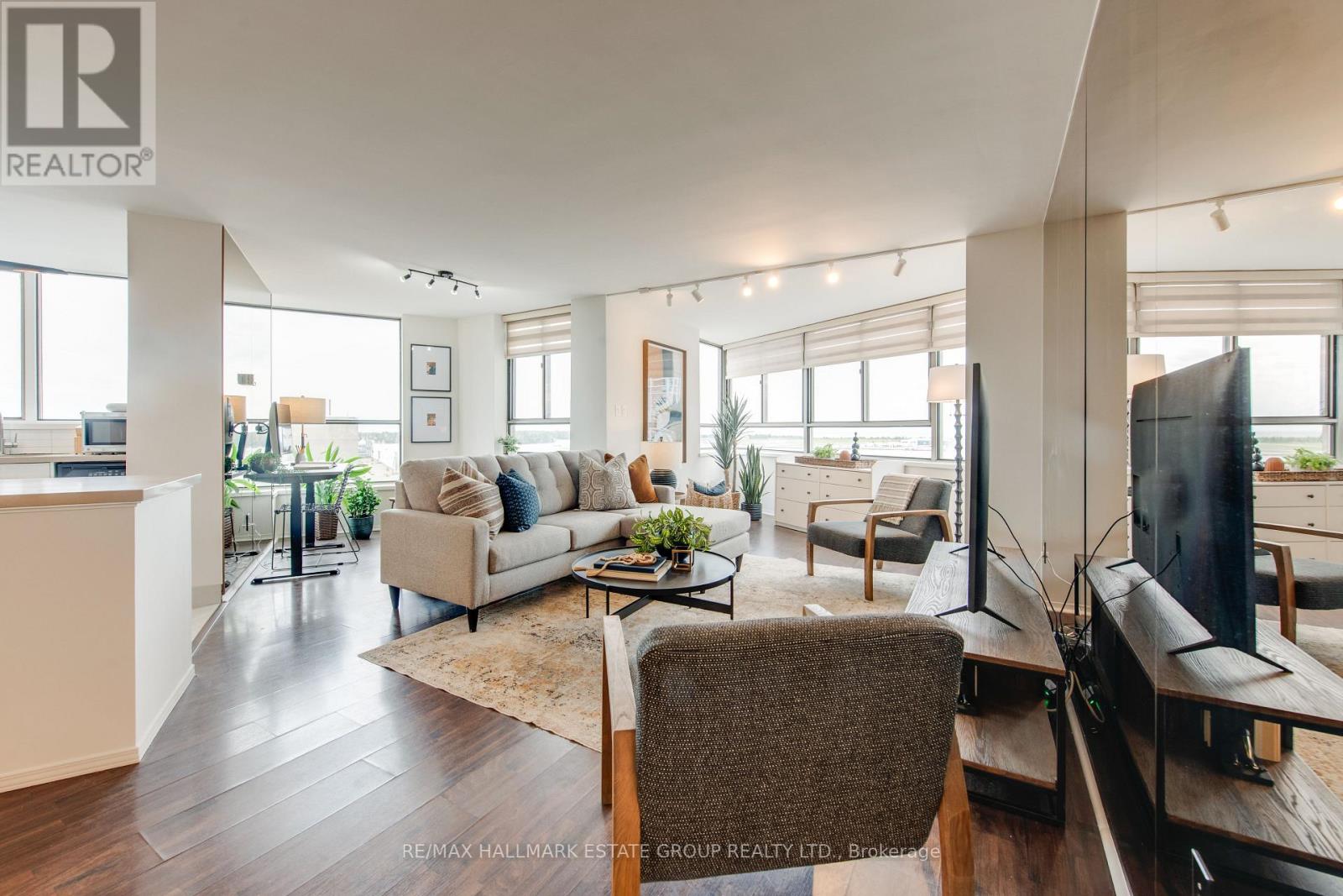 1102 - 270 Queens Quay W, Toronto, Ontario  M5J 2N4 - Photo 16 - C12477025