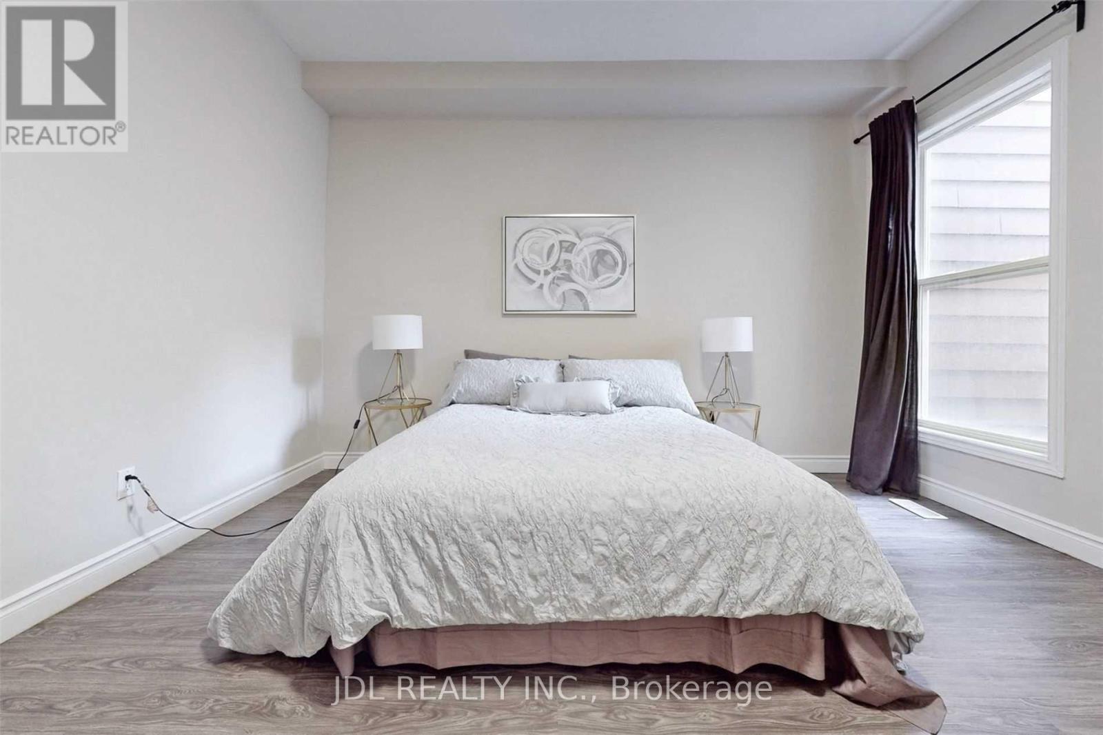 216 Mc Caul Street, Toronto, Ontario  M5T 1W5 - Photo 17 - C12477049