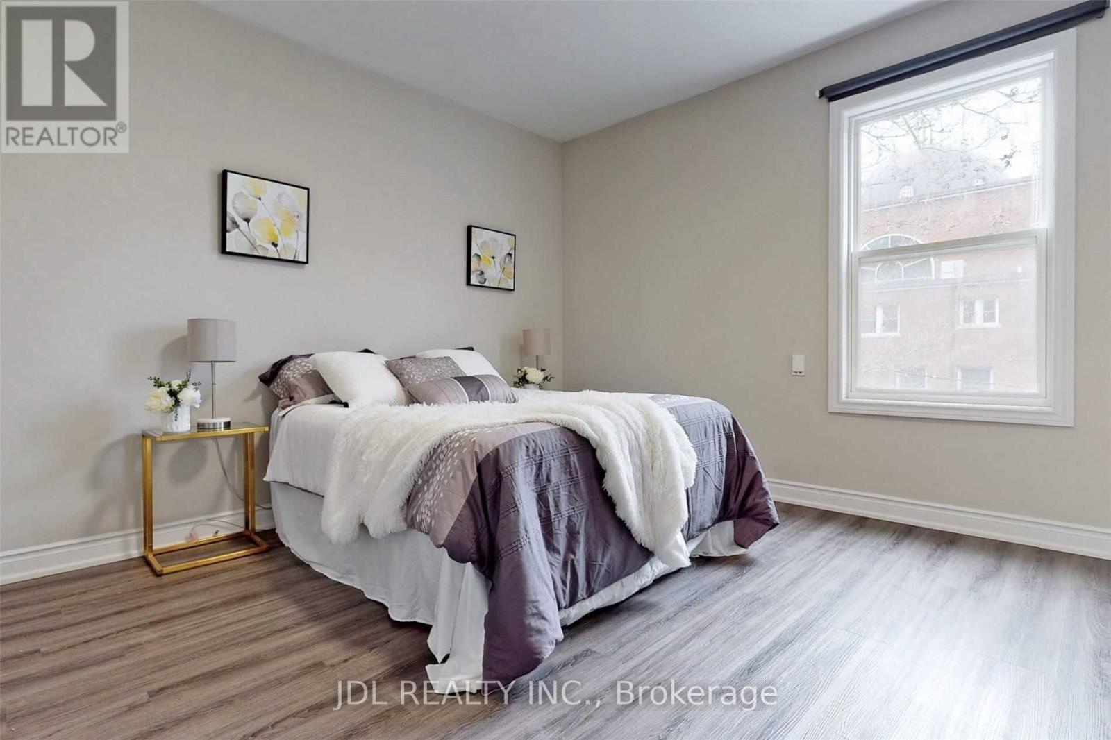 216 Mc Caul Street, Toronto, Ontario  M5T 1W5 - Photo 19 - C12477049