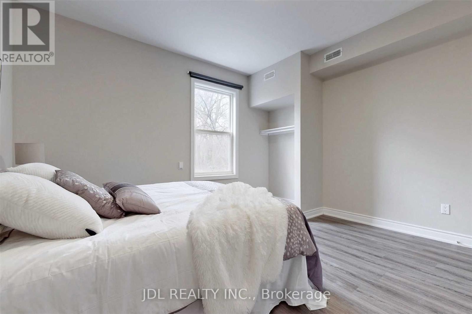 216 Mc Caul Street, Toronto, Ontario  M5T 1W5 - Photo 20 - C12477049