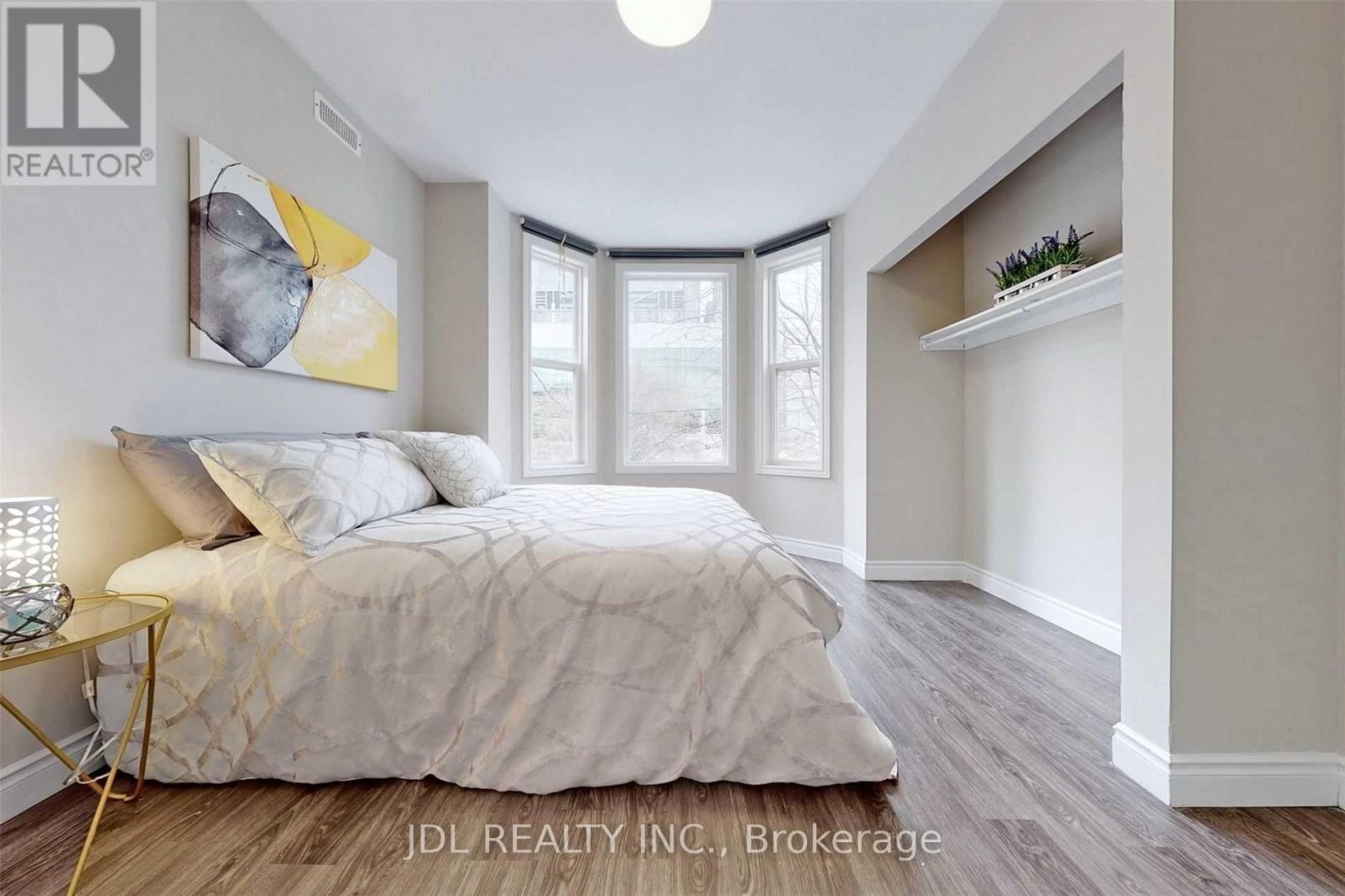 216 Mc Caul Street, Toronto, Ontario  M5T 1W5 - Photo 25 - C12477049