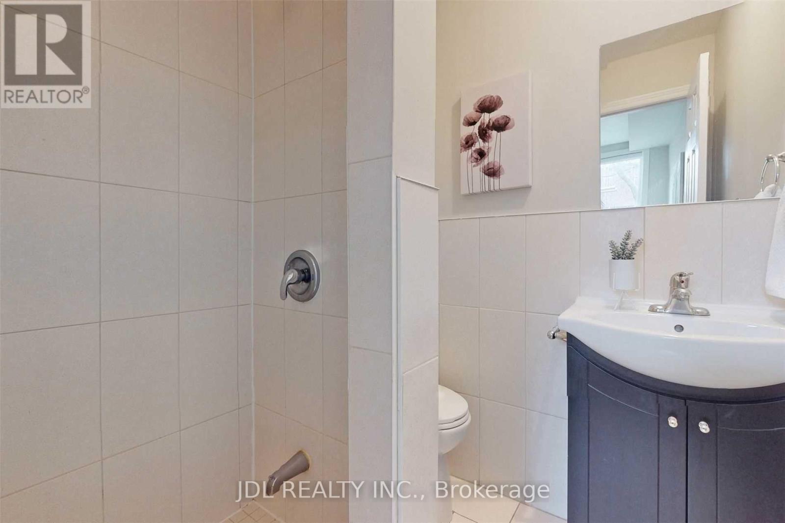 216 Mc Caul Street, Toronto, Ontario  M5T 1W5 - Photo 28 - C12477049