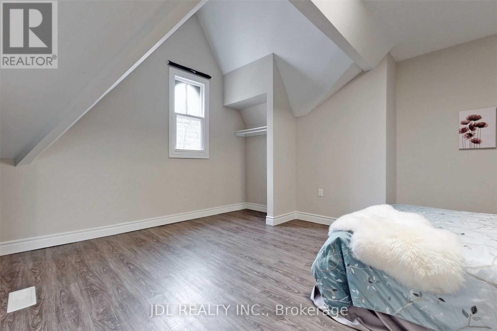216 Mc Caul Street, Toronto, Ontario  M5T 1W5 - Photo 33 - C12477049