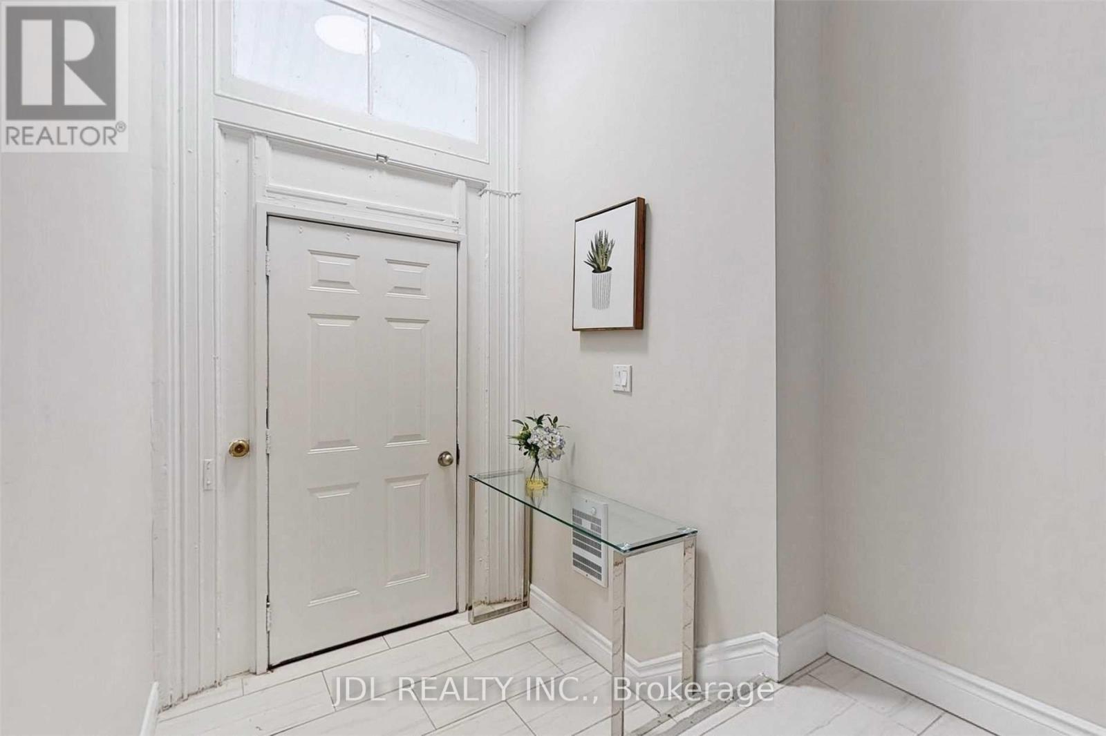 216 Mc Caul Street, Toronto, Ontario  M5T 1W5 - Photo 34 - C12477049