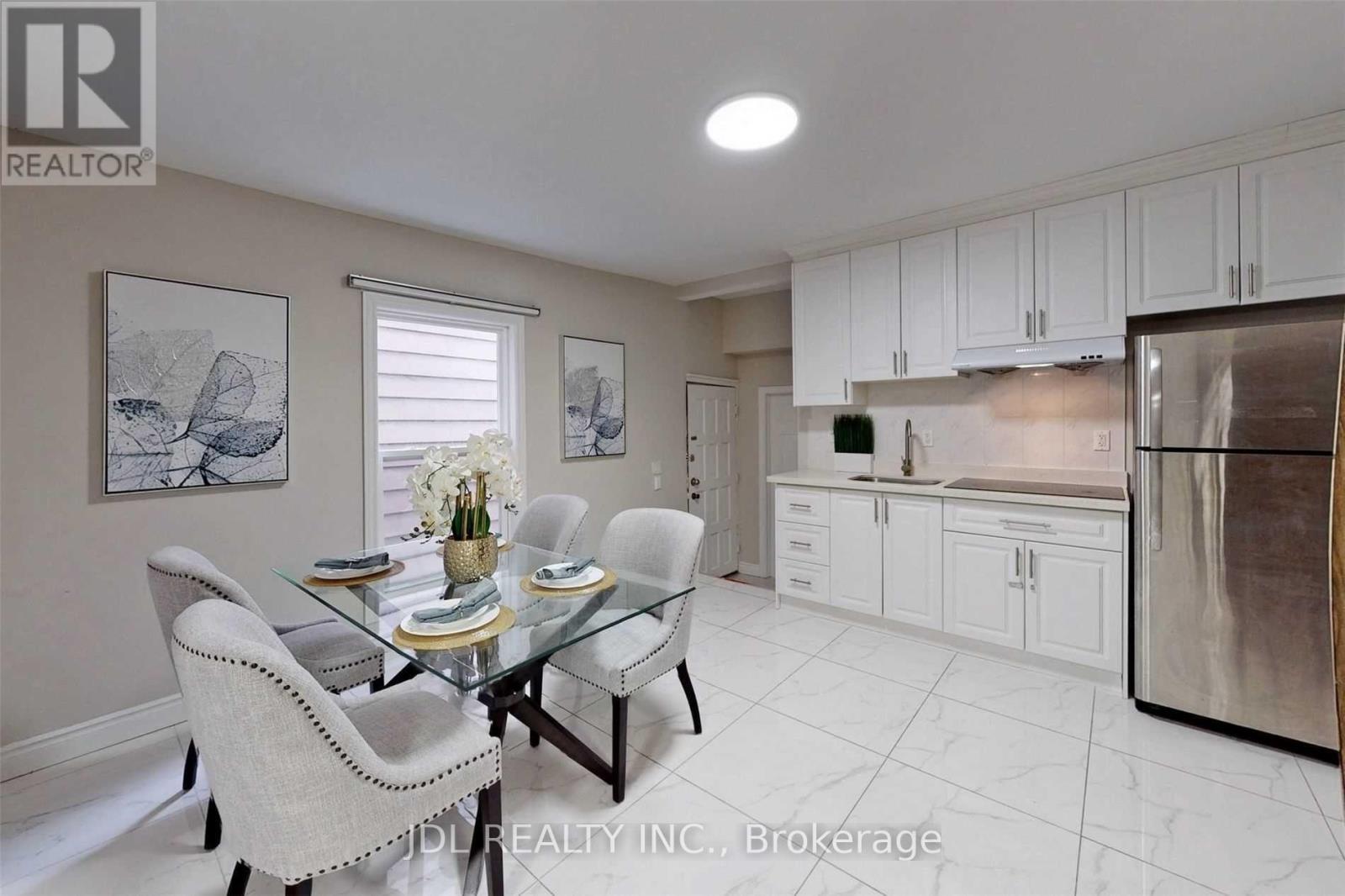 216 Mc Caul Street, Toronto, Ontario  M5T 1W5 - Photo 4 - C12477049