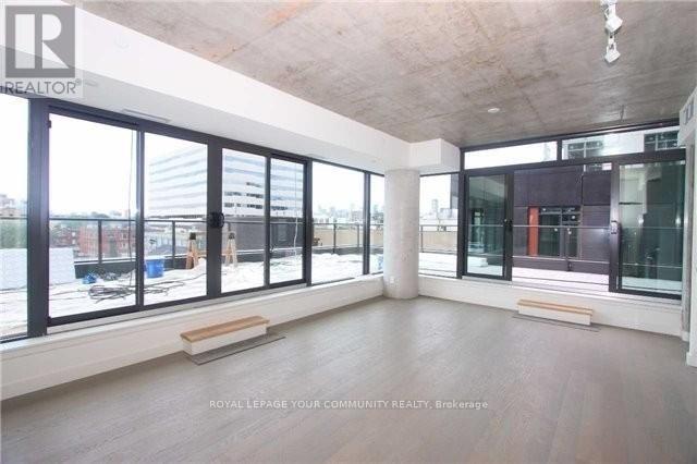 607 - 111 Bathurst Street, Toronto, Ontario  M5V 2R1 - Photo 2 - C12477056