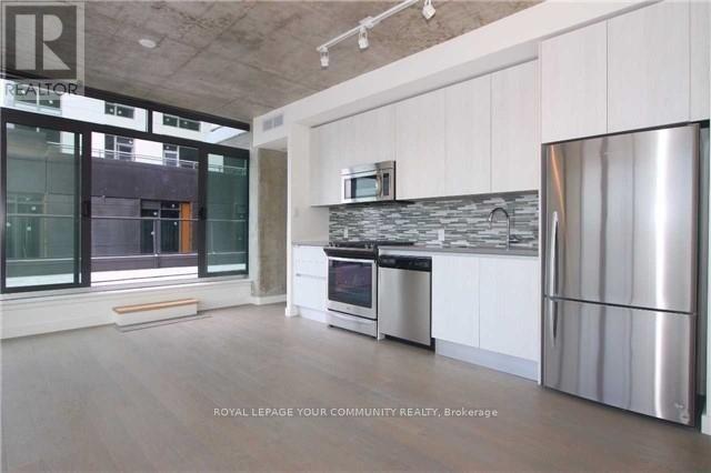 607 - 111 Bathurst Street, Toronto, Ontario  M5V 2R1 - Photo 3 - C12477056