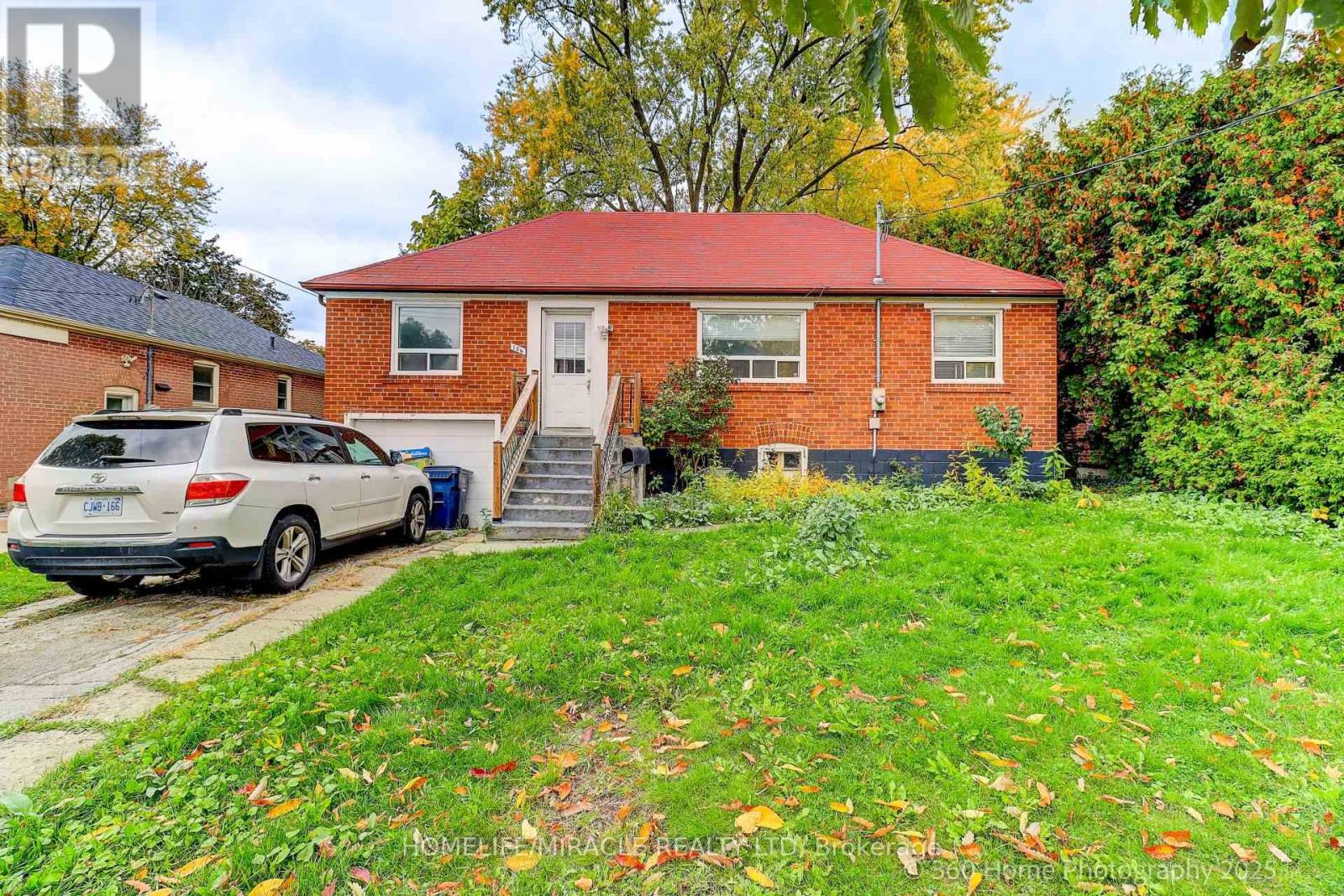106 Johnston Avenue, Toronto, Ontario  M2N 1H2 - Photo 1 - C12477091