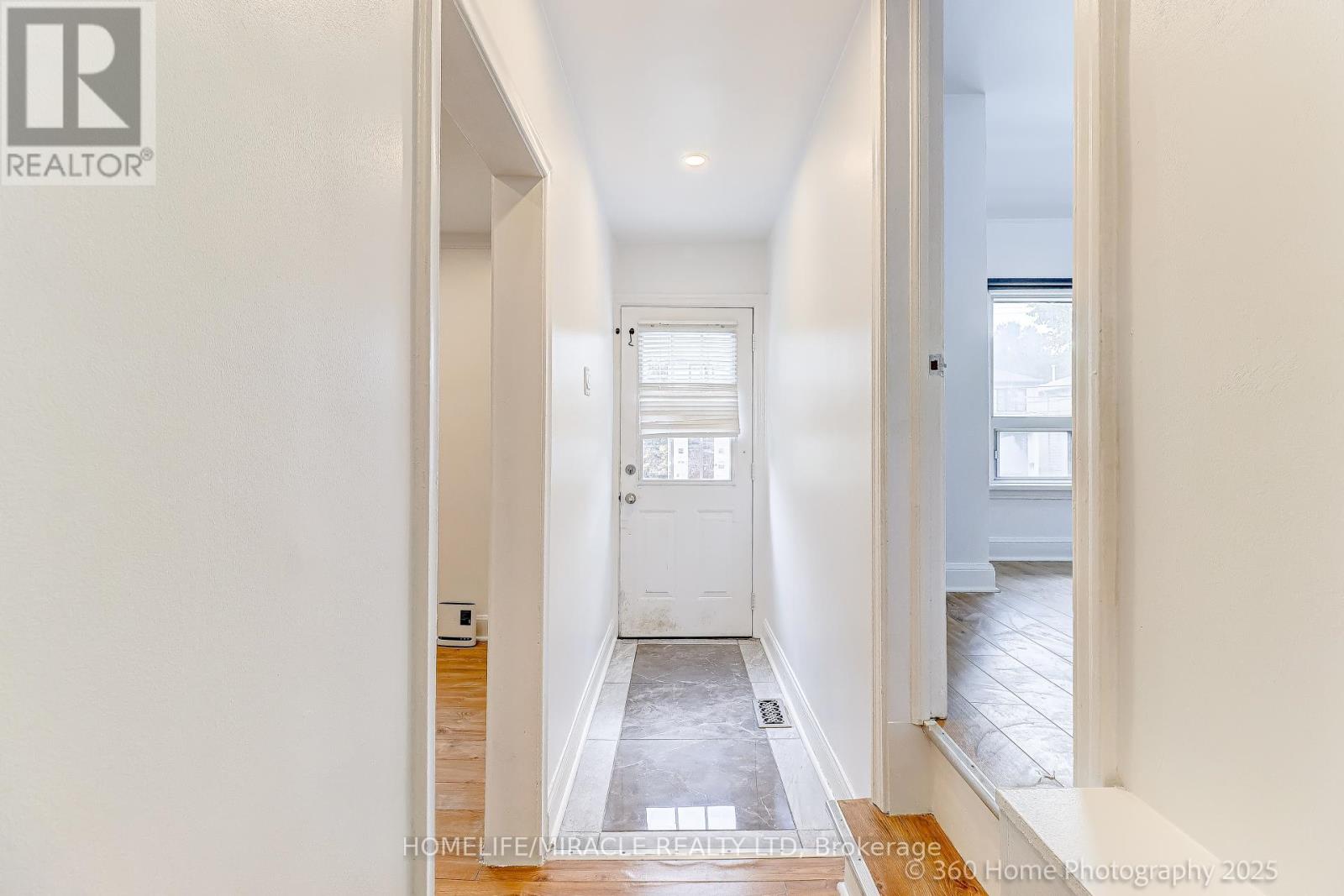 106 Johnston Avenue, Toronto, Ontario  M2N 1H2 - Photo 19 - C12477091