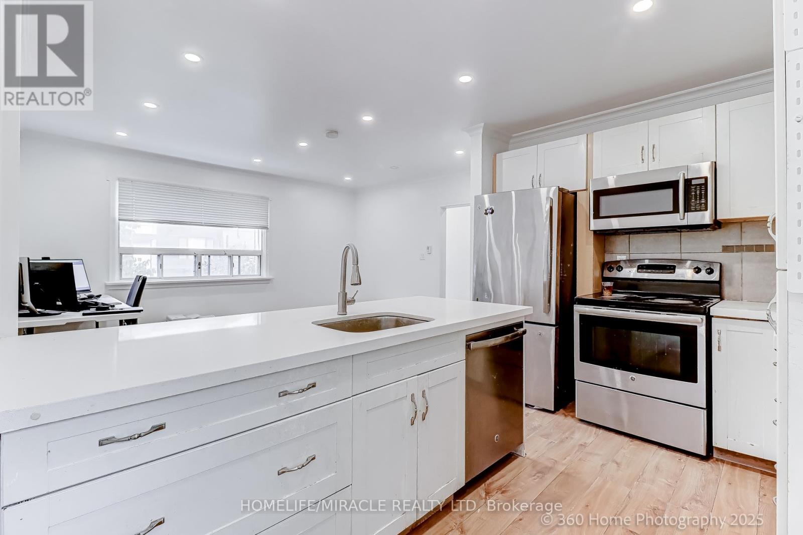 106 Johnston Avenue, Toronto, Ontario  M2N 1H2 - Photo 7 - C12477091
