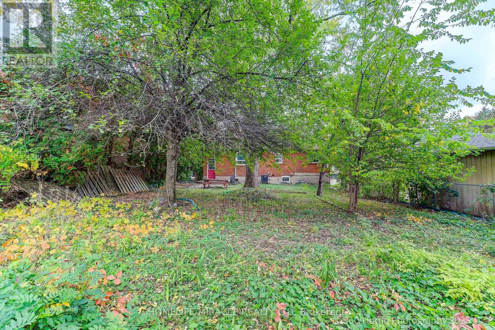 106 Johnston Avenue, Toronto, Ontario  M2N 1H2 - Photo 25 - C12477091